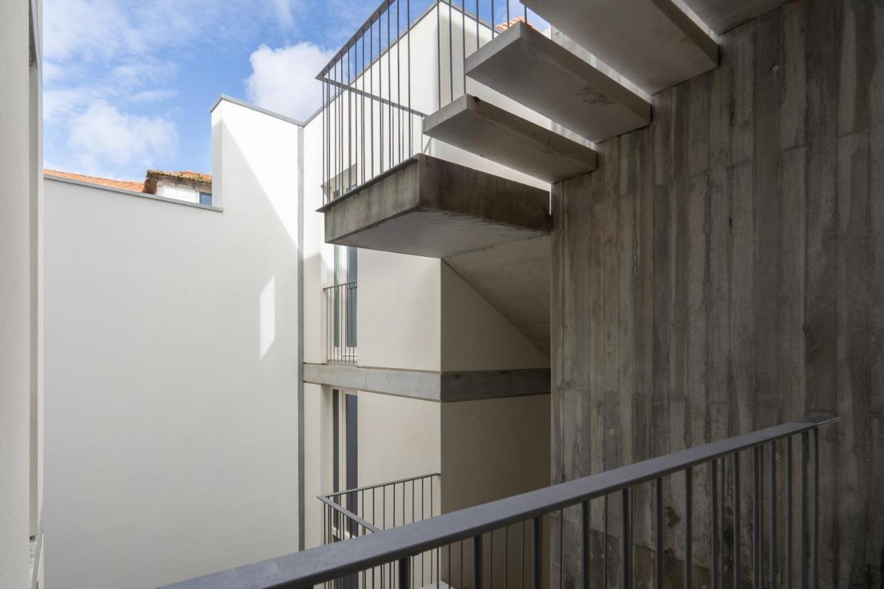 Host Wise - Luxurious Private Flats - Balcony Apartment Порто Екстериор снимка