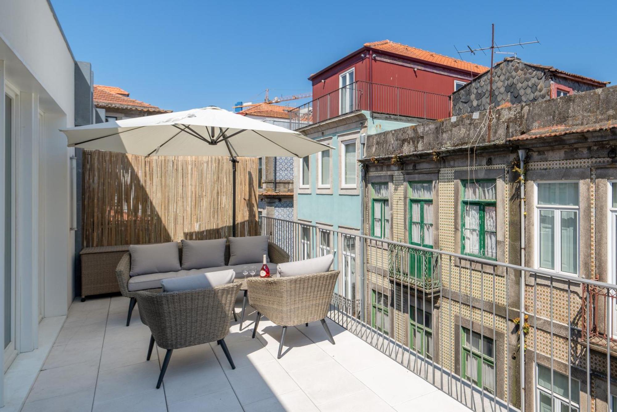 Host Wise - Luxurious Private Flats - Balcony Apartment Порто Стая снимка